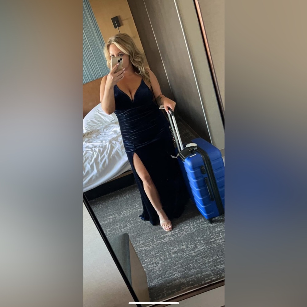 Windsor Deep Blue Velvet Formal Dress